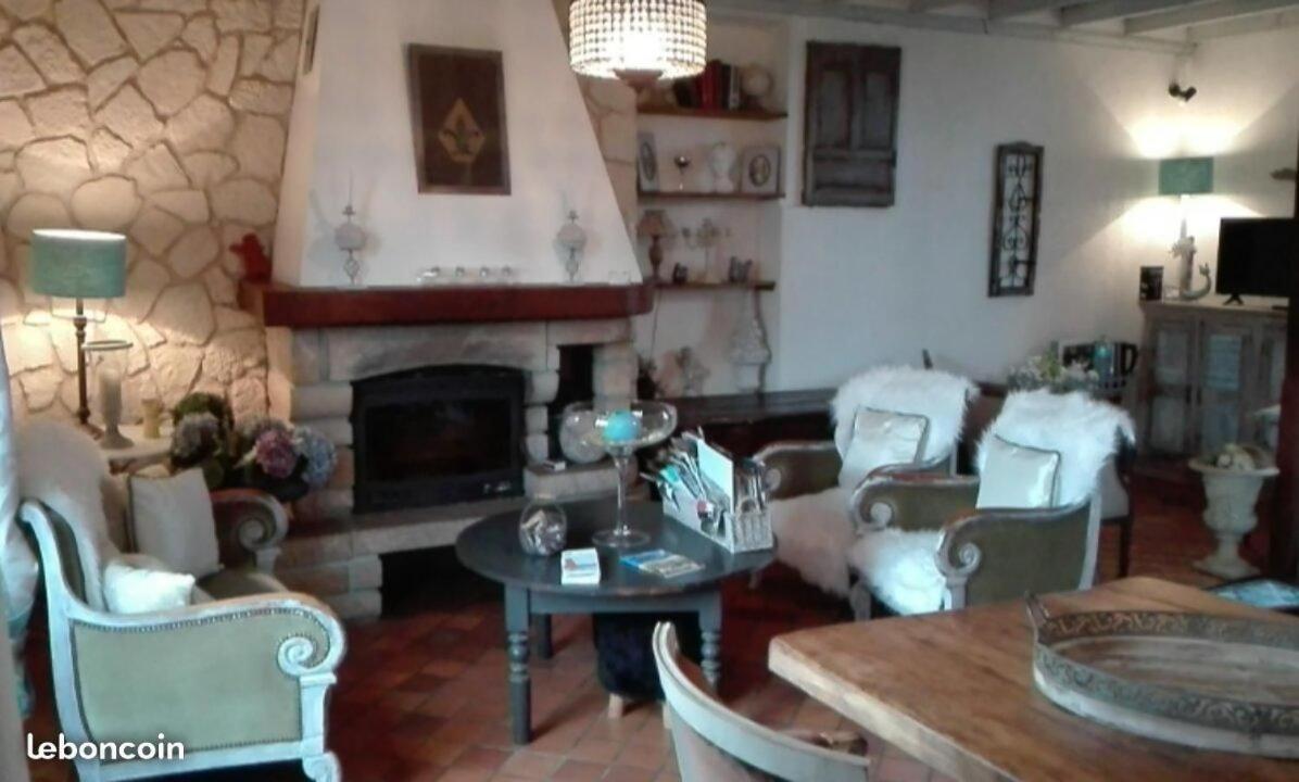 MontgardonDomaine Du Mont Scolan住宿加早餐旅馆 外观 照片